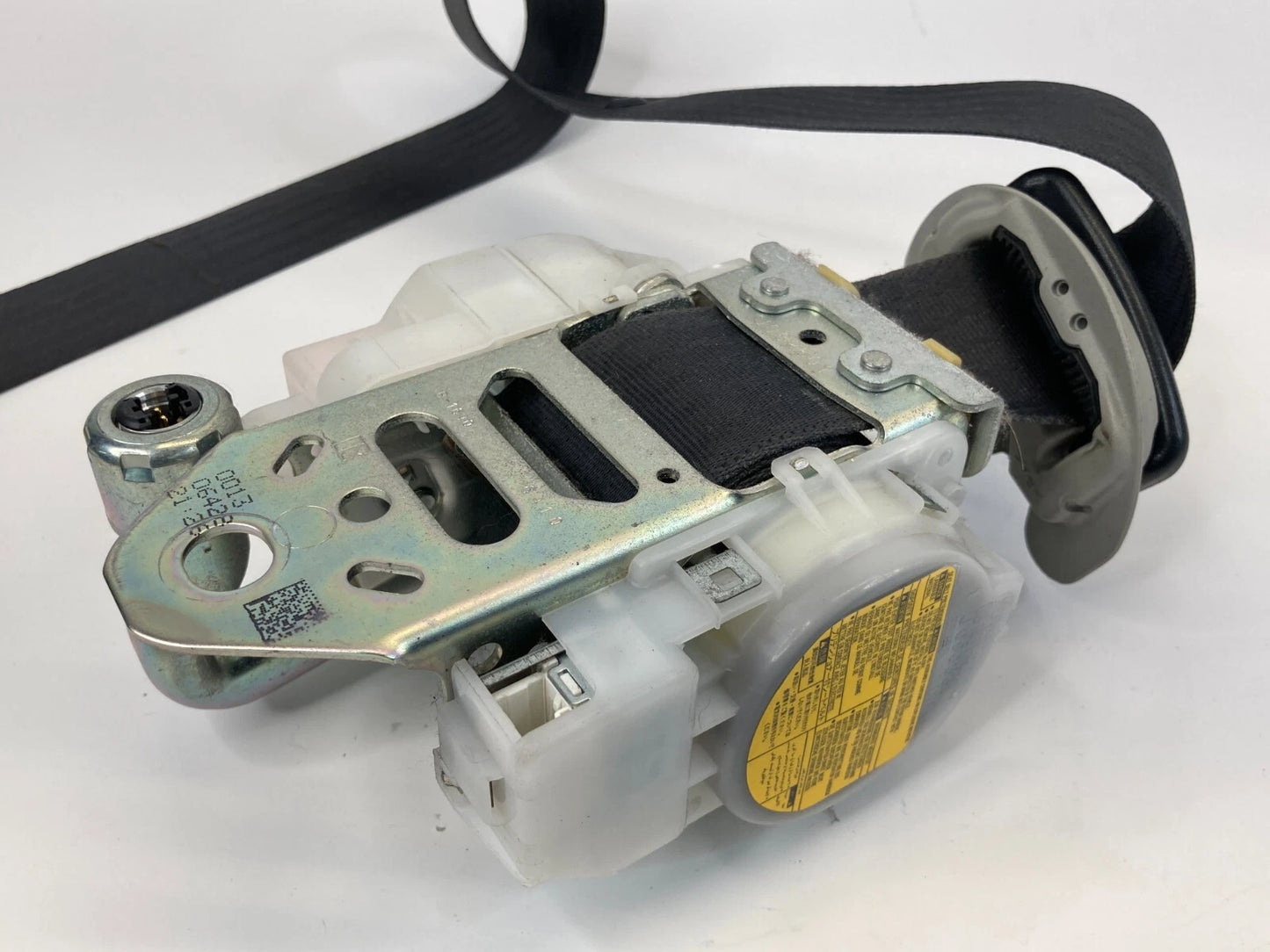 06 LEXUS IS250 IS350 FRONT RIGHT PASSENGER SIDE SEAT BELT RETRACTOR 7M7910-P OEM