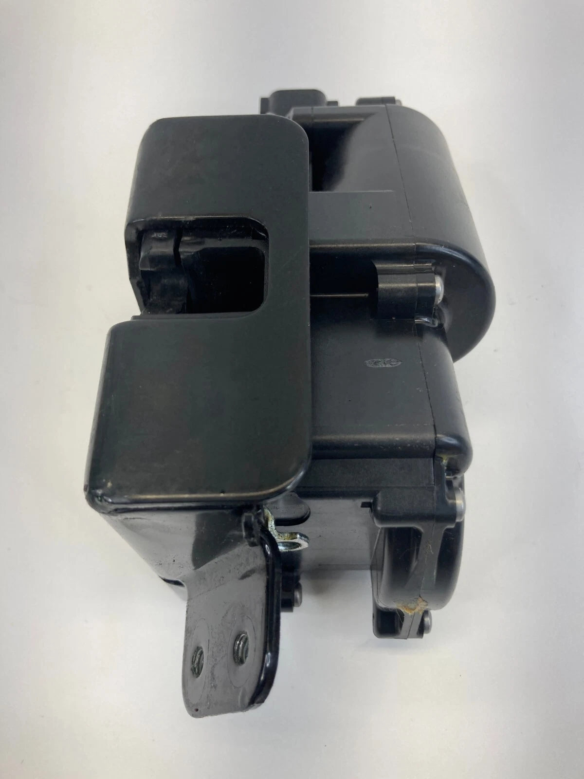 2007-2016 GMC ACADIA REAR LOWER TRUNK LIFTGATE LOCK LATCH ACTUATOR RELEASE OEM
