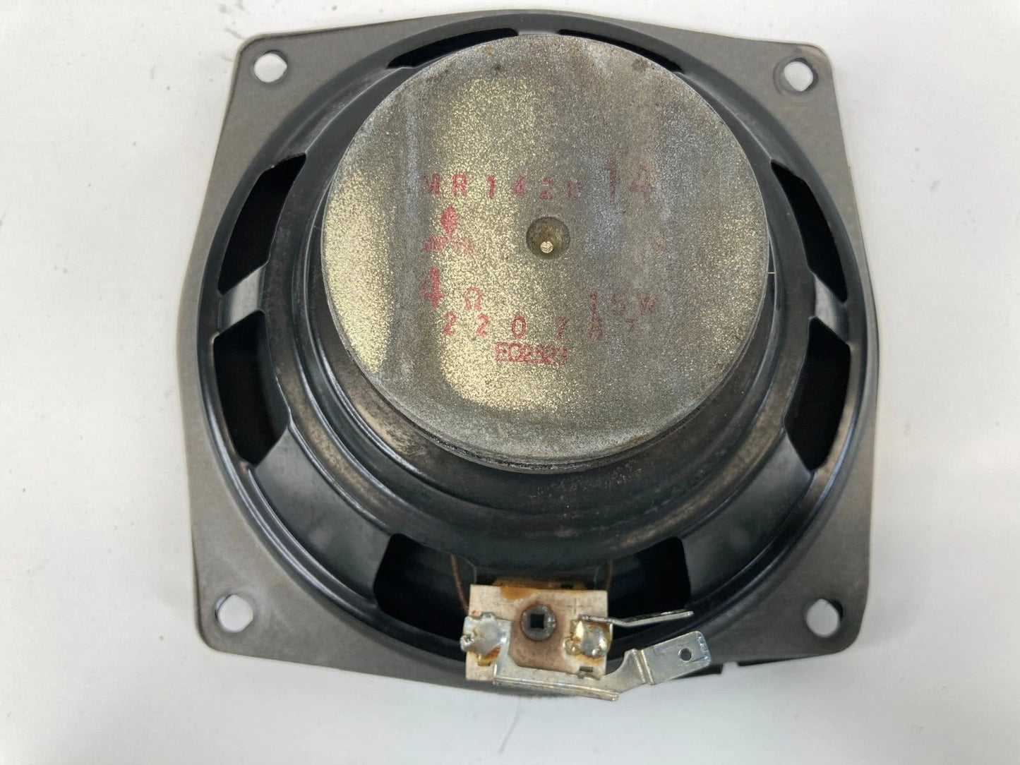 1997-2004 MITSUBISHI MONTERO SPORT FRONT RIGHT SIDE DOOR SPEAKER ASSY MR142014