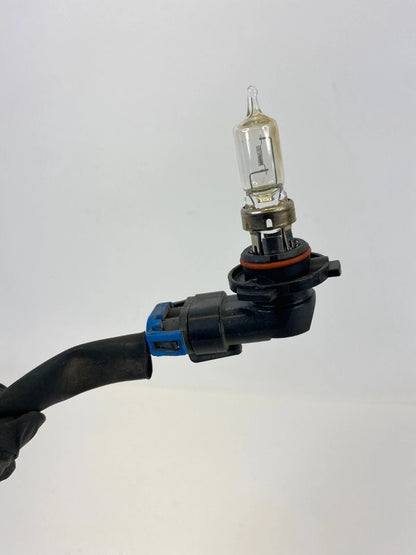 2003 2004 TOYOTA COROLLA FRONT RIGHT SIDE HEADLIGHT HEADLAMP WIRE SOCKET OEM