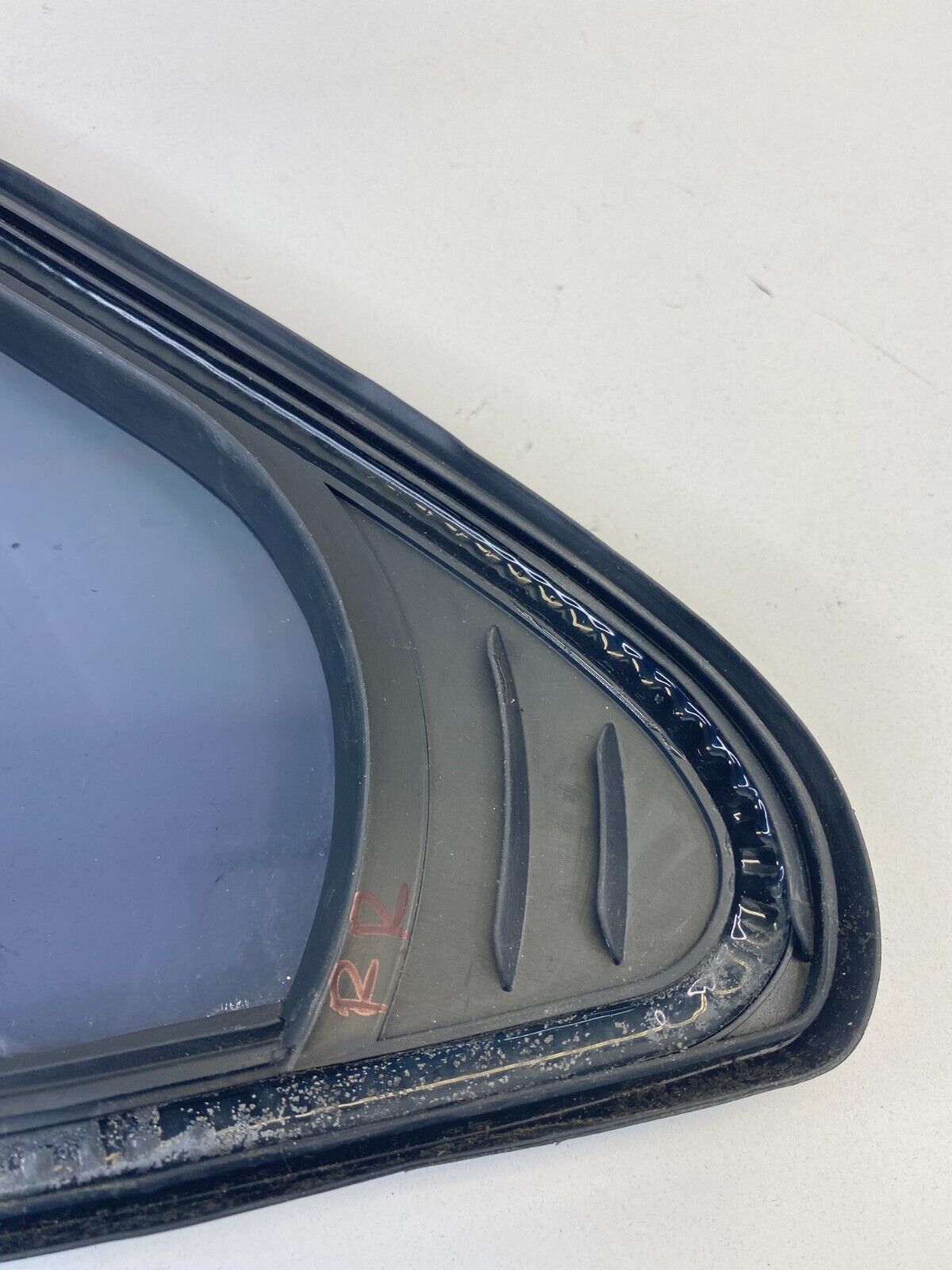 00-02 Mercedes-Benz S500 Rear Right Side Quarter Vent Window Glass 2207300220