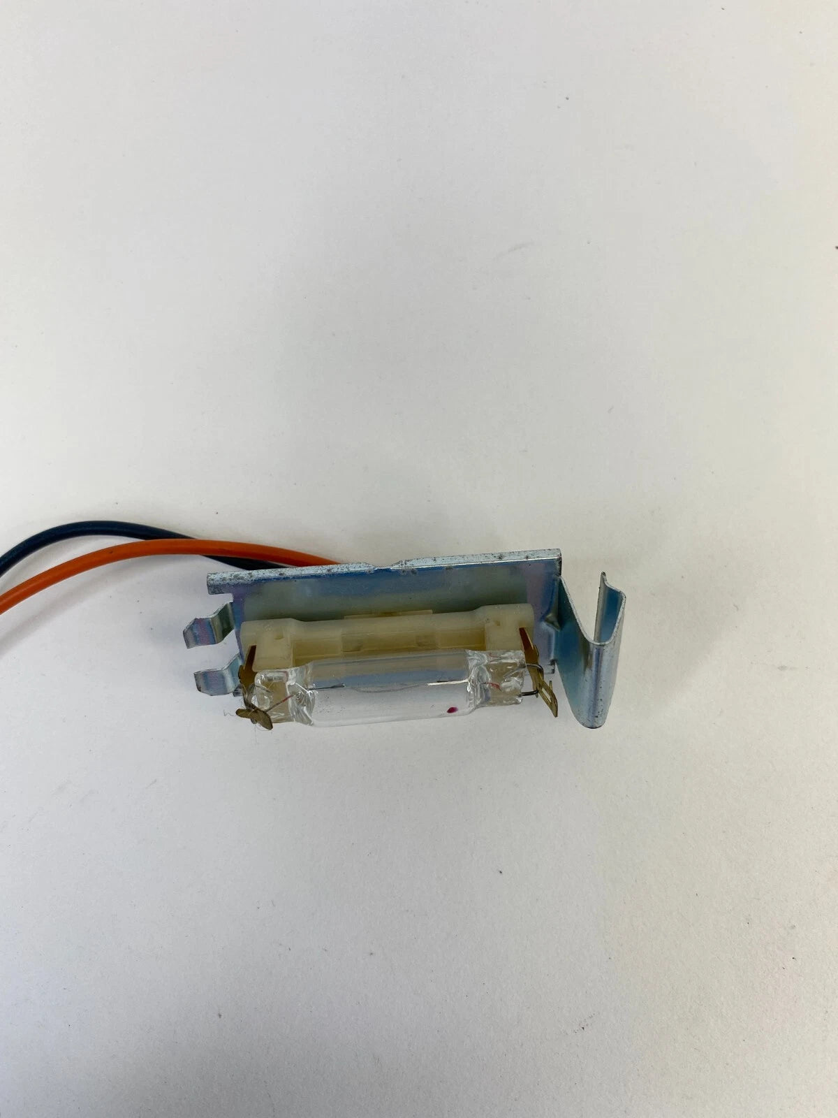 2004-2006 CADILLAC SRX LEFT OR RIGHT UNDER DASH COUNTESY LIGHT LAMP ASSEMBLY OEM