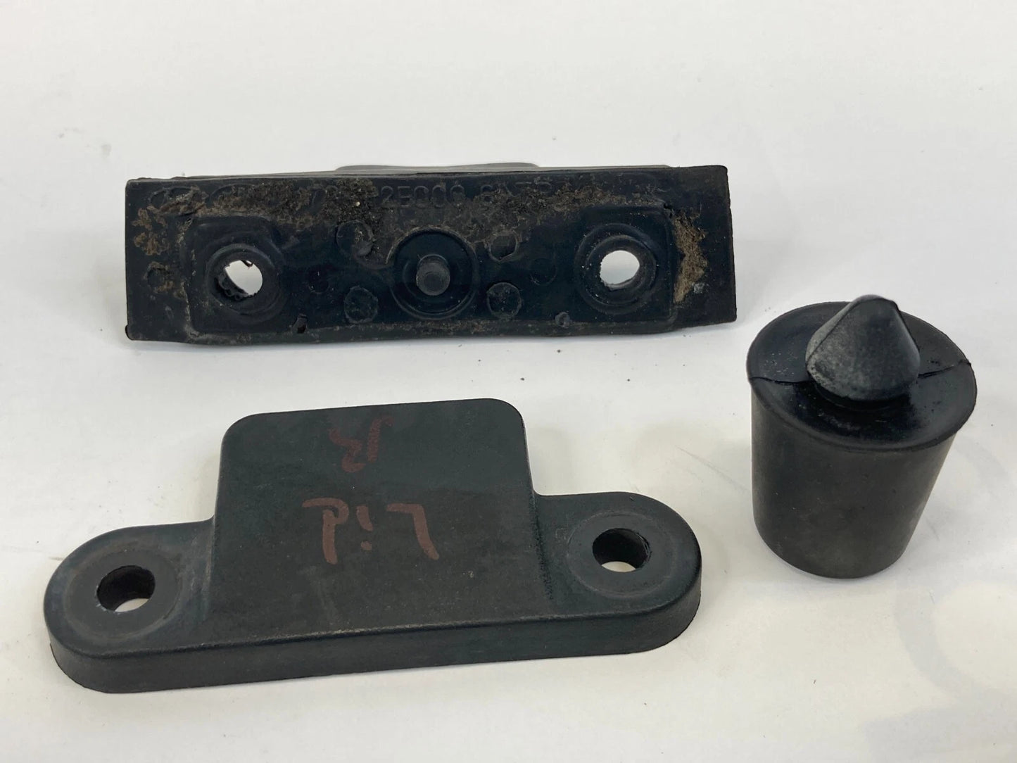 2005-2010 KIA SPORTAGE REAR RIGHT SIDE TAILGATE LIFTGATE STOP SET OEM