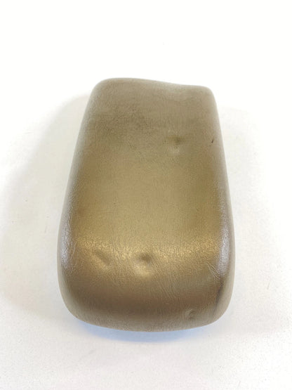 99 00 01 02 03 04 05 PONTIAC GRAND AM CENTER CONSOLE LID ARMREST ARM REST OEM