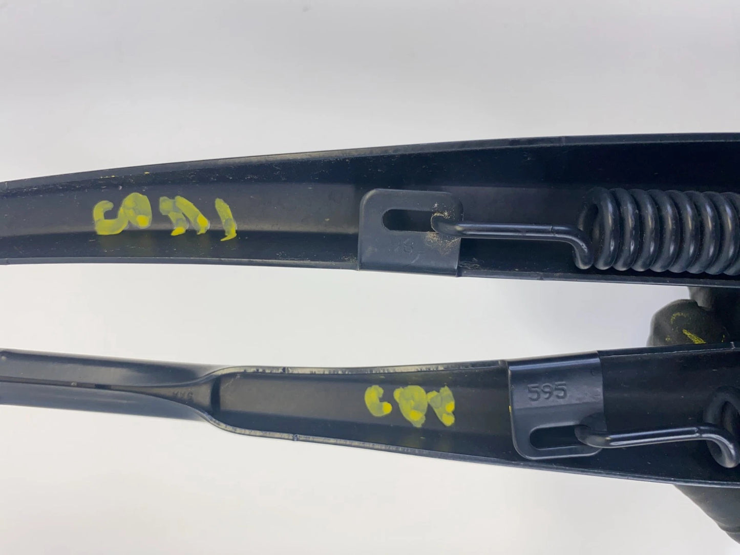 2015-2017 CHRYSLER 200 FRONT WINDSHIELD WIPER ARM LEFT & RIGHT 68145472AB OEM