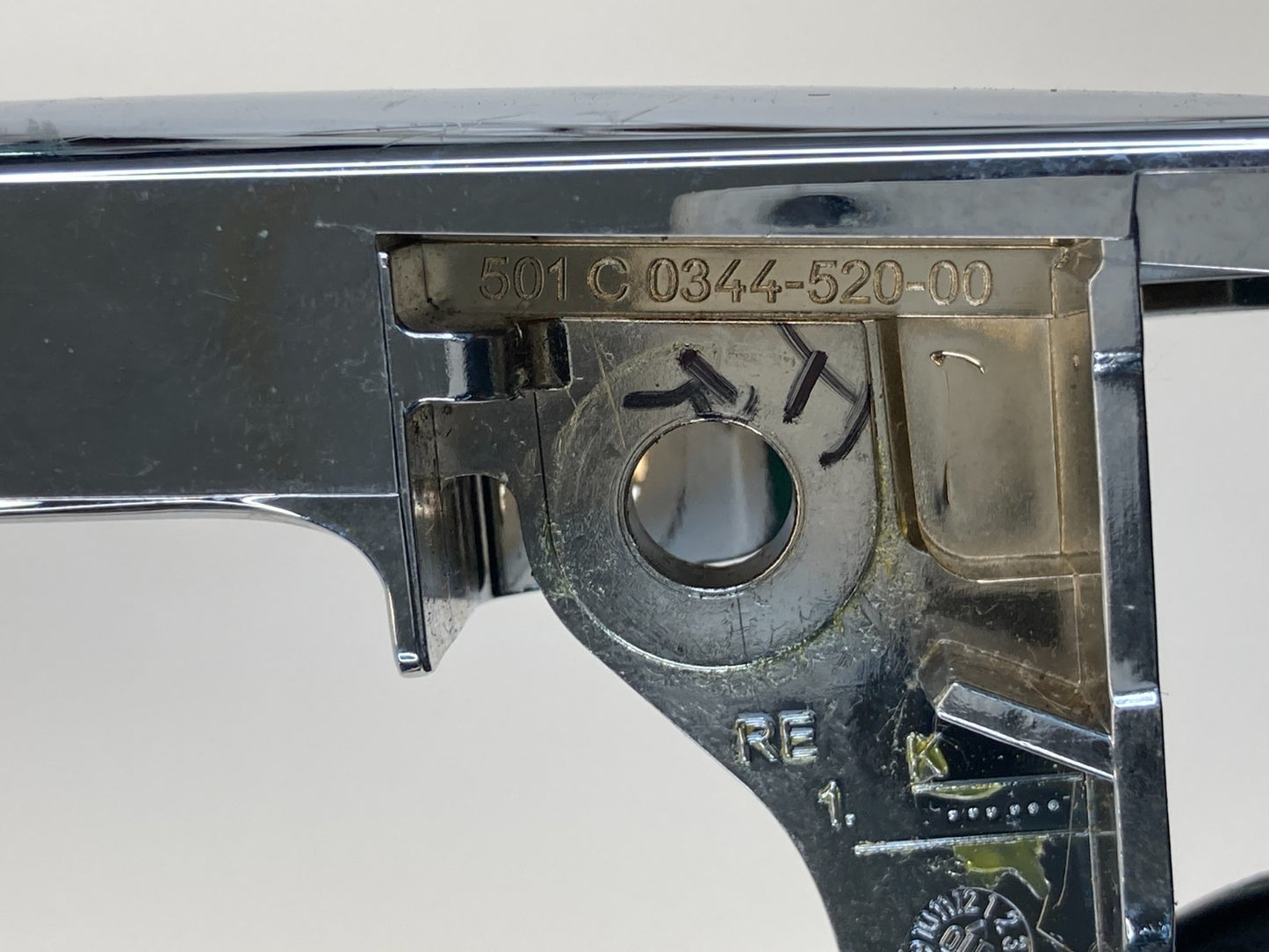 2006 Mercedes-Benz CLS500 Front Right Side Passenger Interior Door Handle OEM