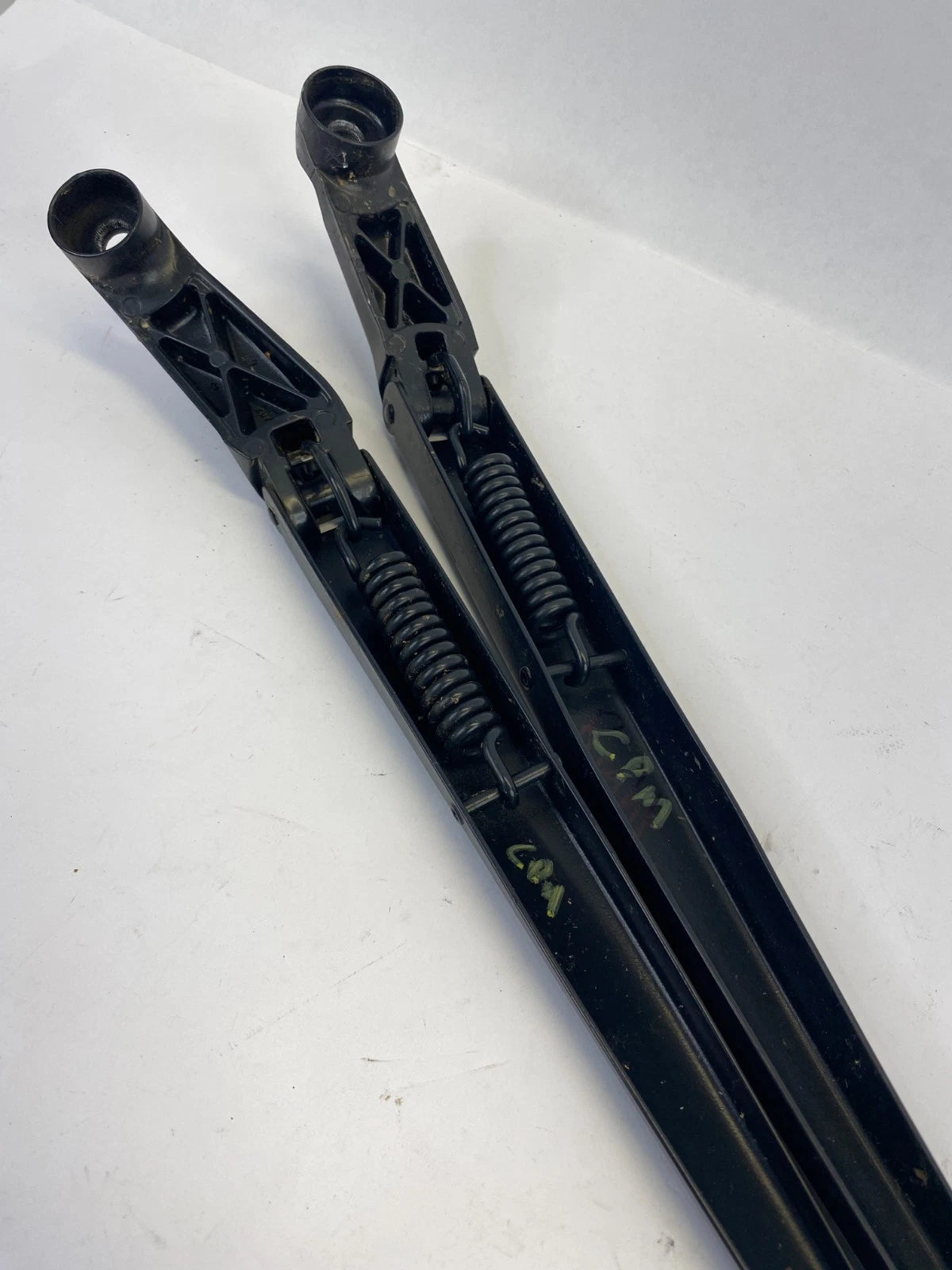 2009-2015 TOYOTA VENZA FRONT WINDSHIELD WIPER ARM LEFT & RIGHT OEM