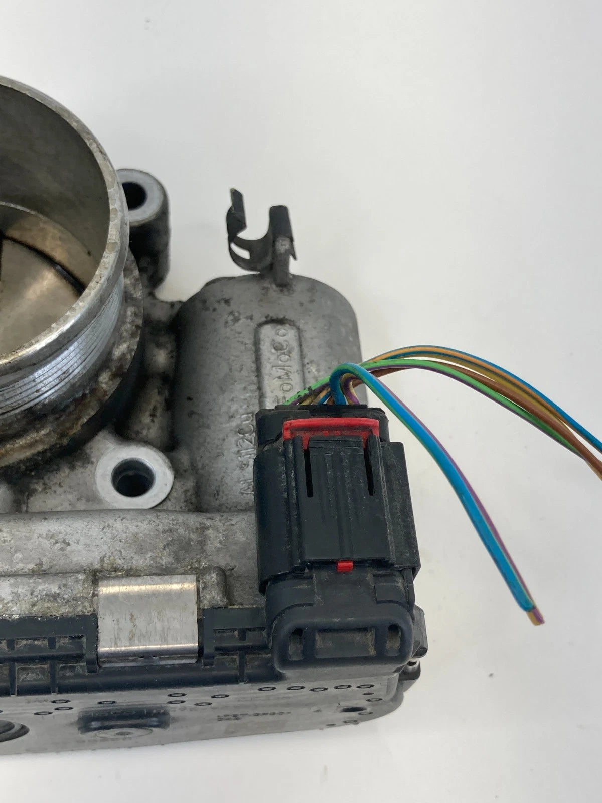 2014-2019 FORD ESCAPE 2.0L L4 THROTTLE BODY VALVE ASSEMBLY DS7E-9F991-BB OEM