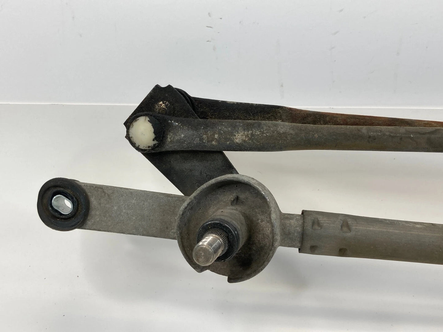 06-08 PONTIAC GRAND PRIX WINDSHIELD WIPER MOTOR LINKAGE TRANSMISSION 2579096 OEM