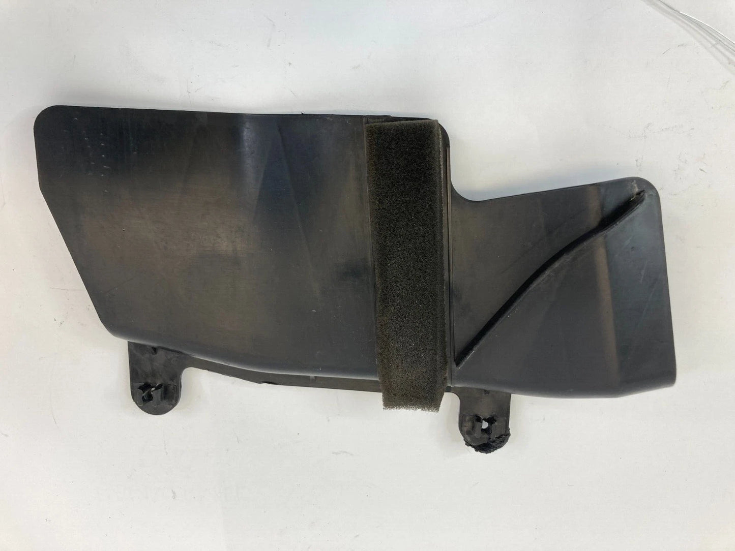 06-11 HYUNDAI ACCENT SEDAN REAR RIGHT SIDE DOOR SAFETY LOCK COVER 81477-1E000