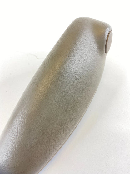 2004-2007 DODGE GRAND CARAVAN REAR RIGHT SEAT RIGHT SIDE ARMREST ARM REST 51861
