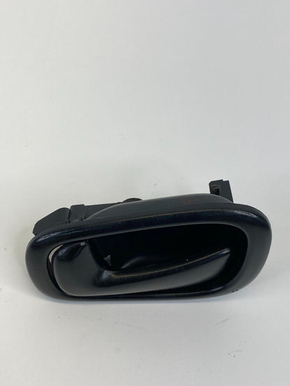 1998-2002 Toyota Corolla 4-DR Left Side Interior Inner Door Handle 69278-02040