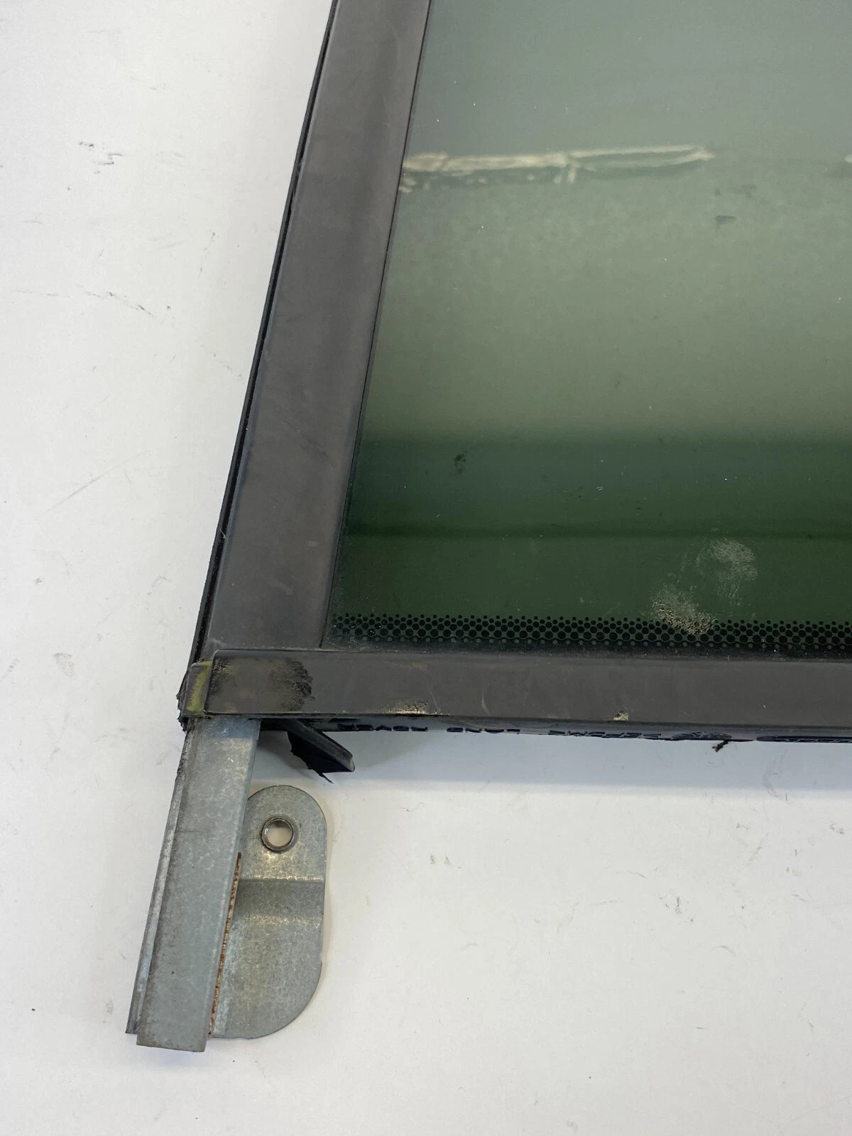 2006-2013 RANGE ROVER SPORT REAR LEFT SIDE DOOR VENT QUARTER WINDOW GLASS OEM