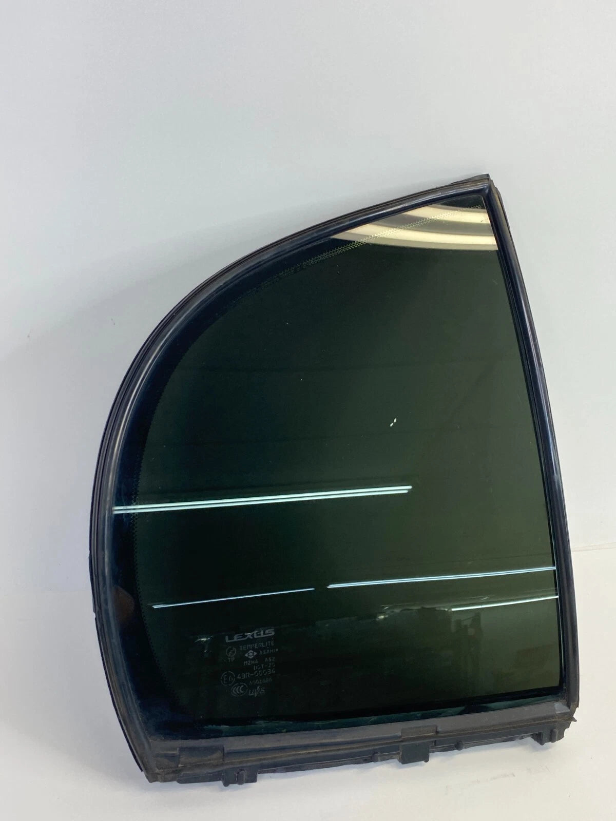 98-05 LEXUS GS300 GS400 REAR RIGHT DOOR VENT WINDOW GLASS QUARTER 68188-30120