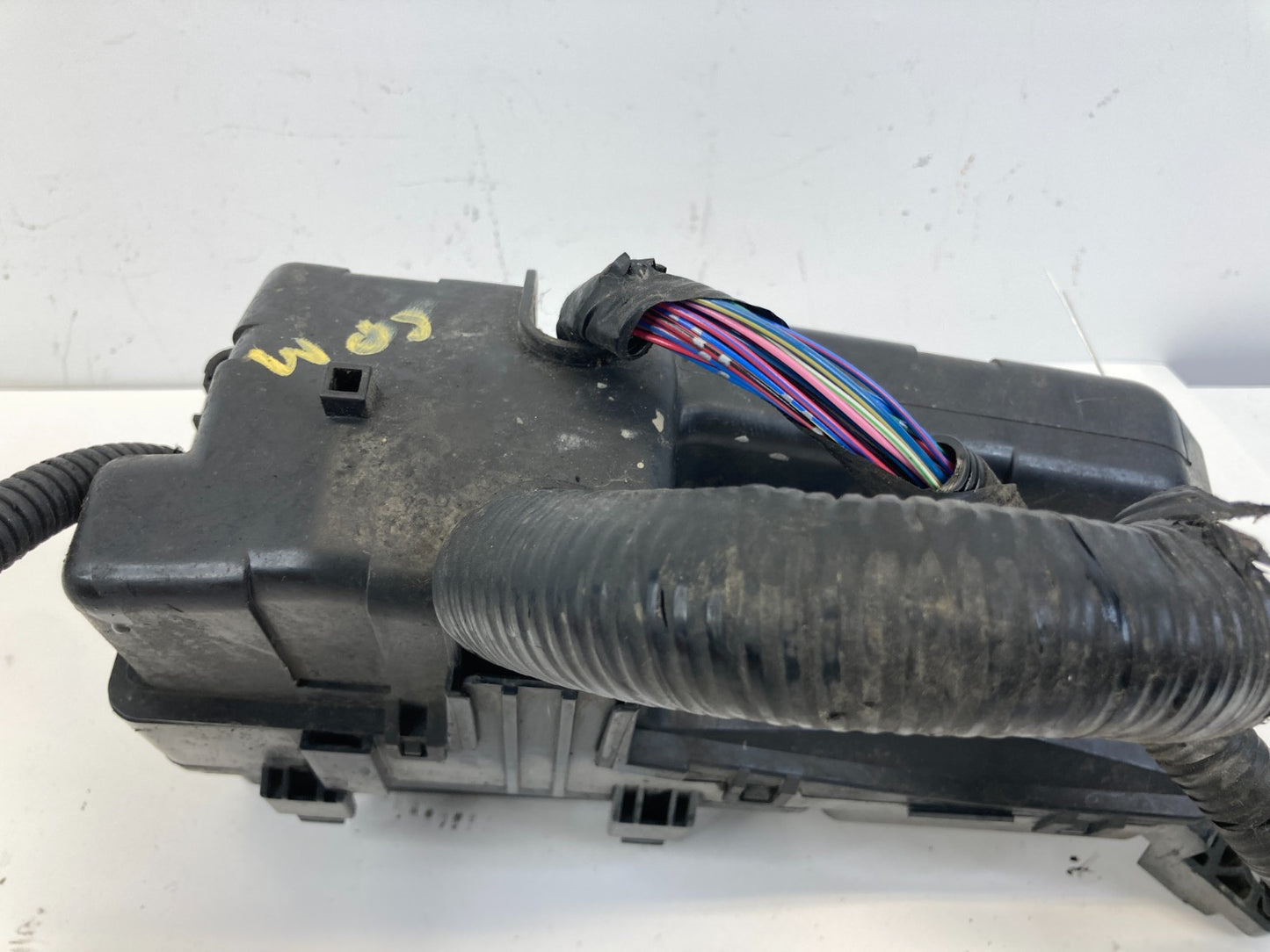 2005-2007 Honda Odyssey 3.5L V6 Engine Fuse Box Compartment Relay Junction Block