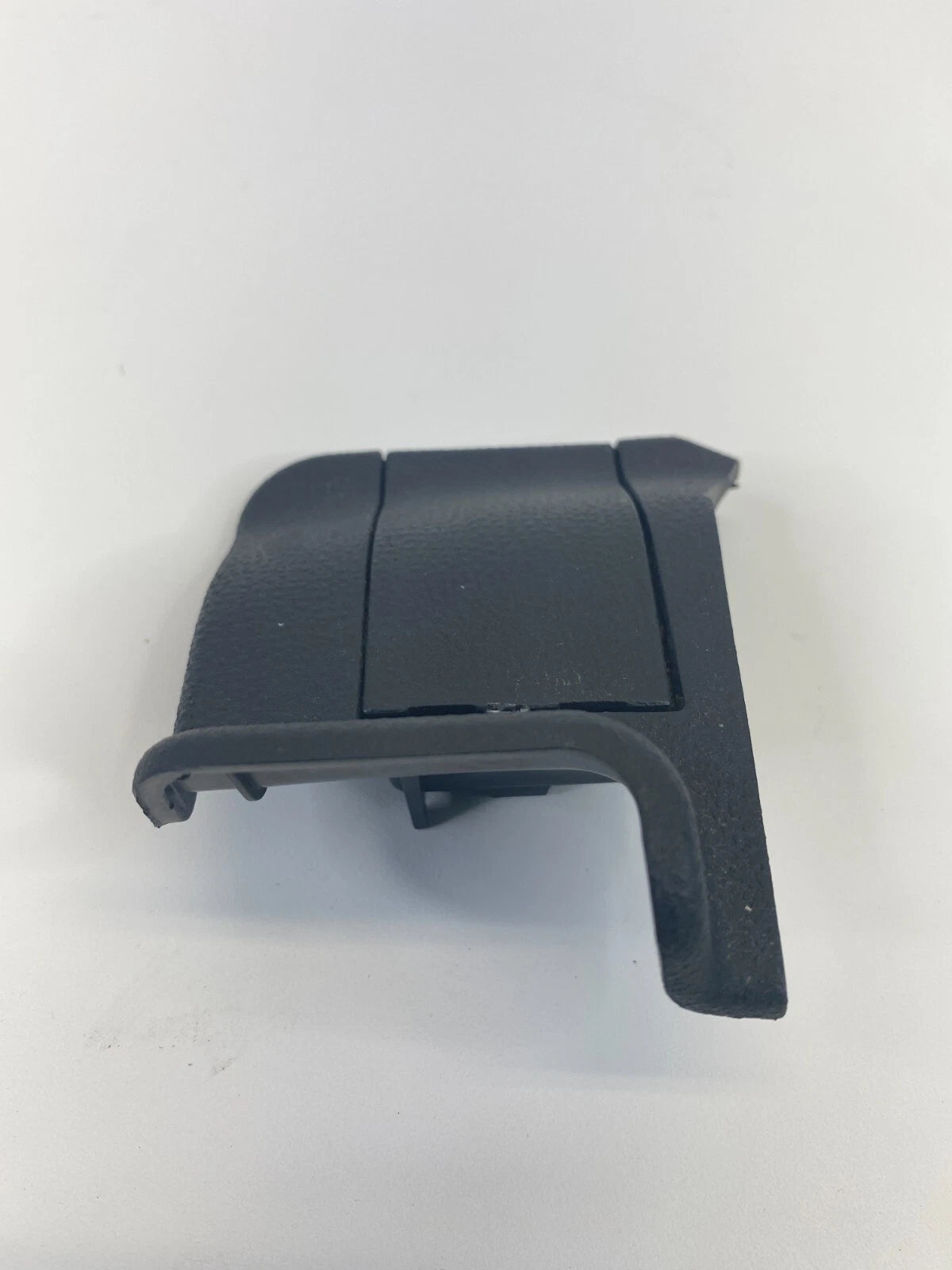2010-2017 CHEVROLET EQUINOX CENTER CONSOLE LOWER RIGHT SIDE BOLT CAP 25971683