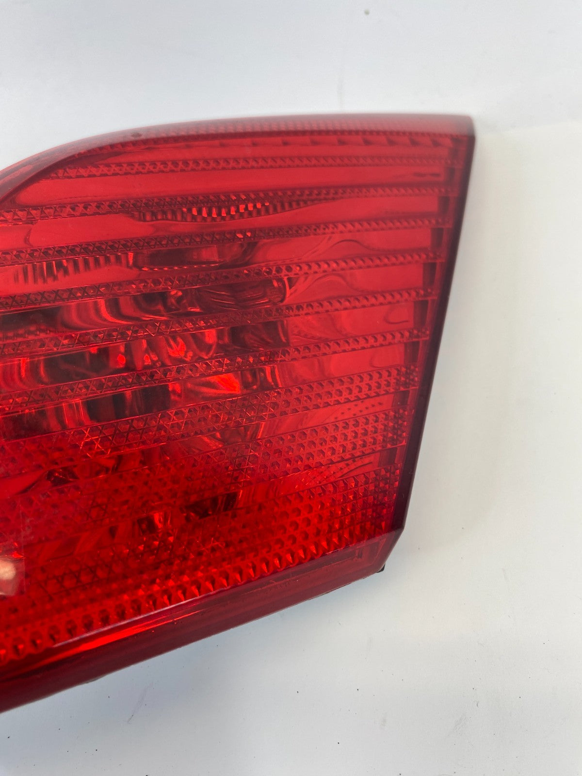 2003 2004 Toyota Avalon Right Inner Trunk Lid Tail Light Taillight OEM