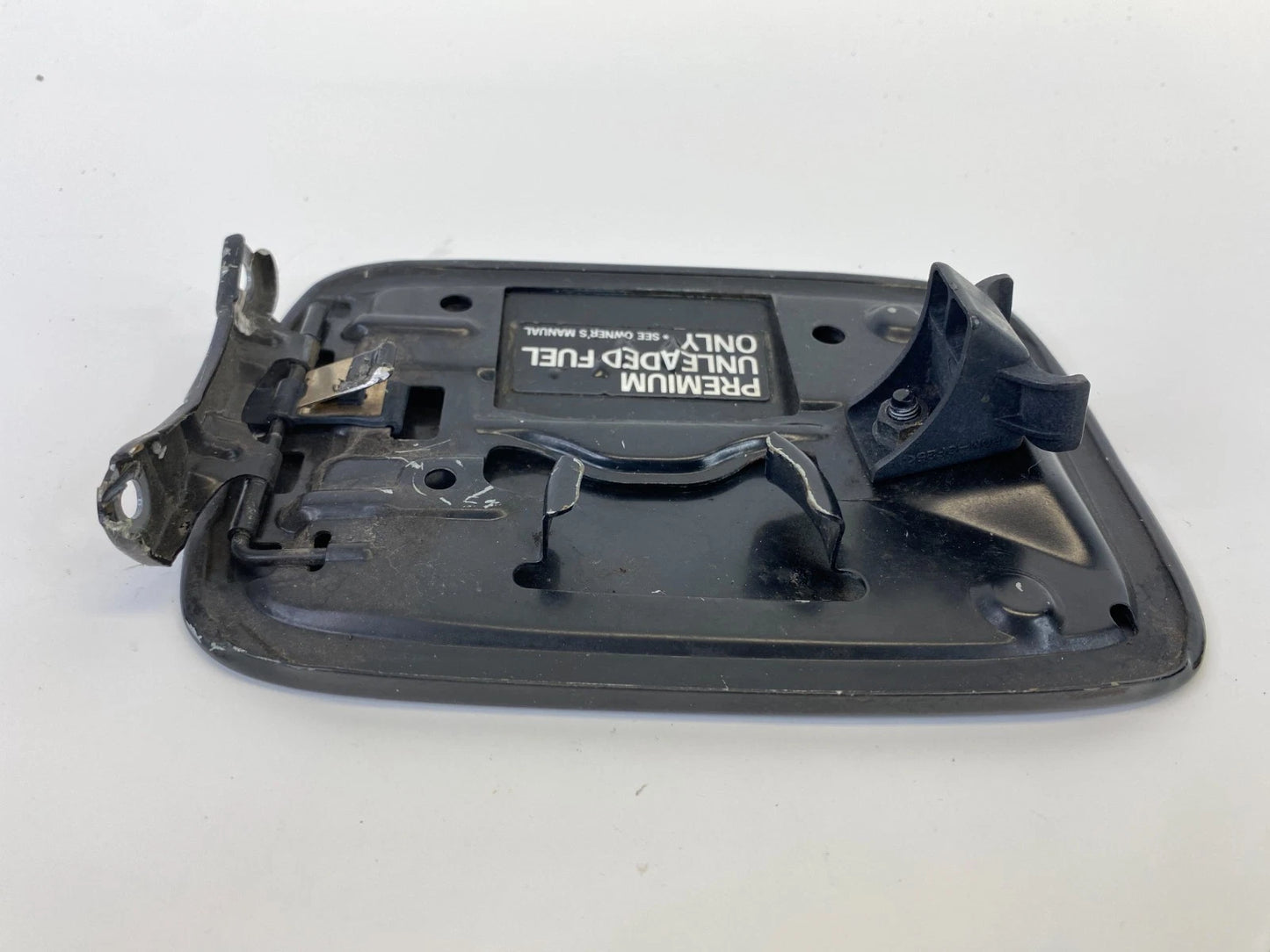 98 99 00 01 02 03 04 05 LEXUS GS300 FUEL FILLER DOOR GAS LID COVER OEM