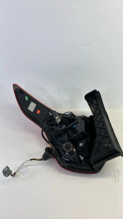 2016-2019 FORD POLICE INTERCEPTOR UTILITY REAR RIGH SIDE TAILLIGHT TAIL LAMP OEM
