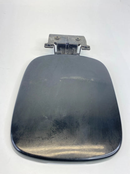02 03 04 05 06 07 SATURN VUE 3.5L A/T FUEL FILLER DOOR GAS LID COVER OEM
