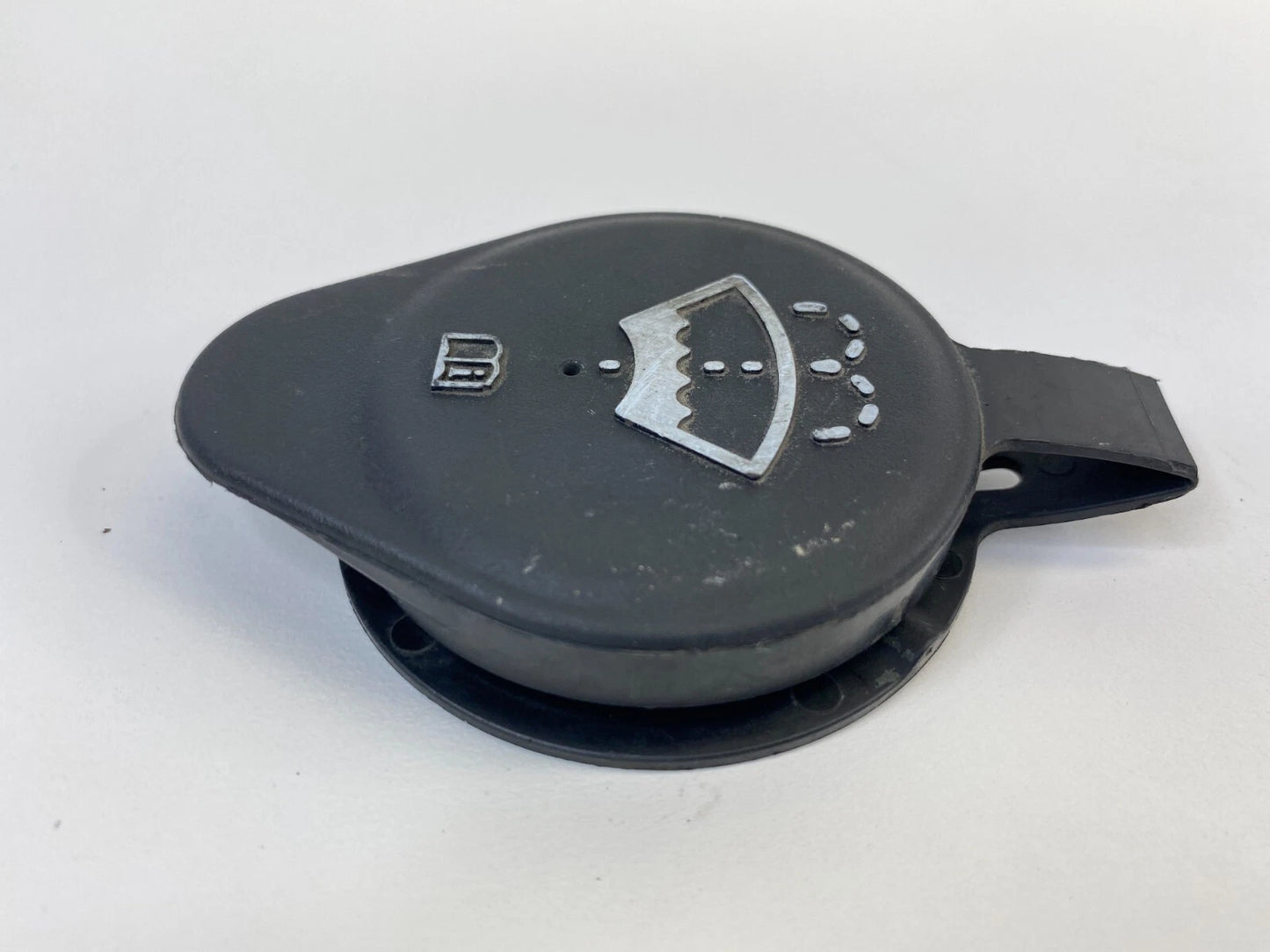 2002-2009 CHEVROLET TRAILBLAZER WINDSHIELD WASHER FLUID RESERVOIR CAP LID COVER