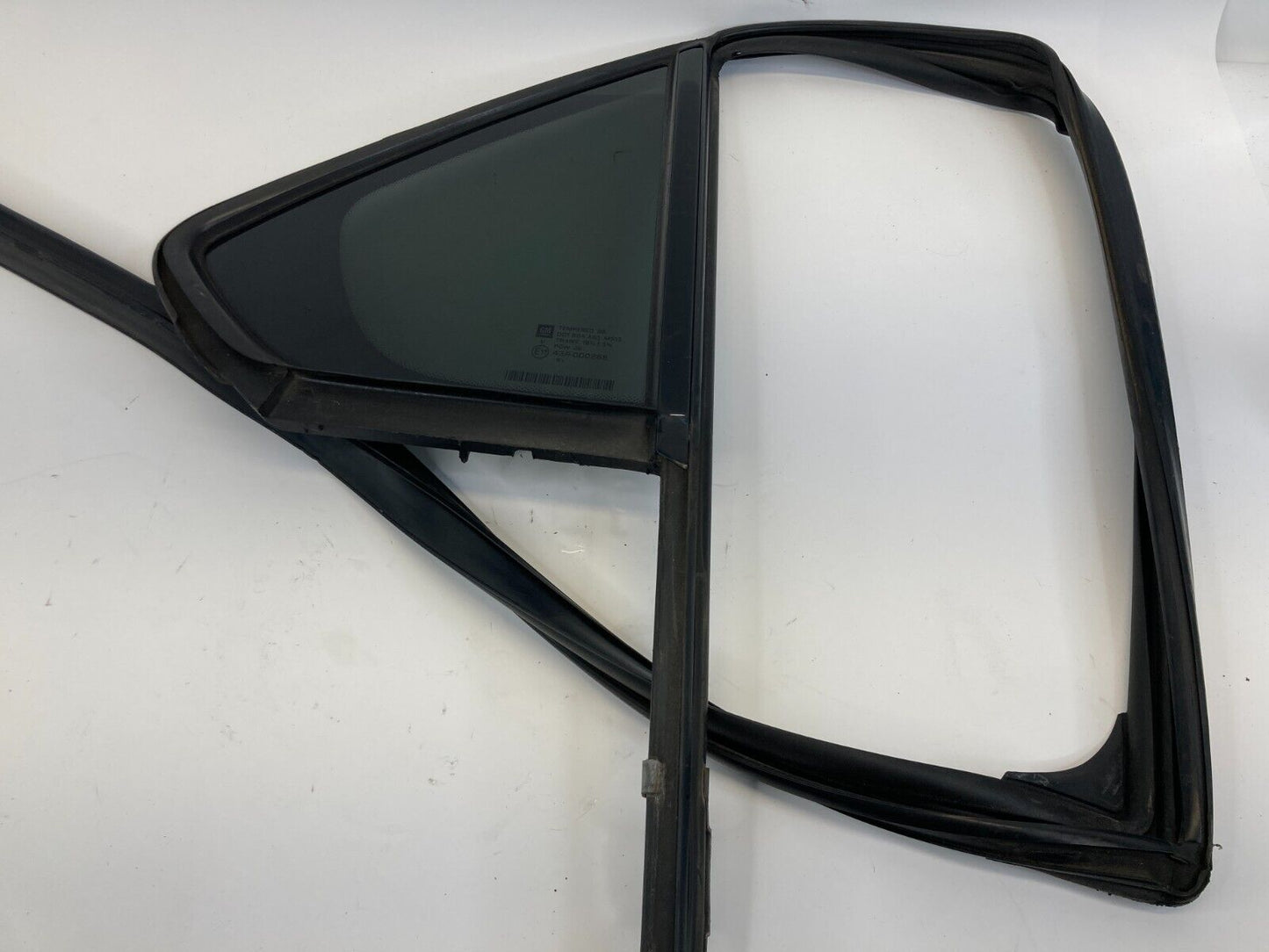 2010-2017 Chevrolet Equinox Rear Right Side Door Vent Quarter Window Glass