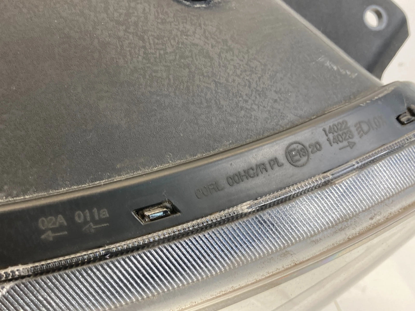 2014-2016 KIA SOUL FRONT RIGHT SIDE HEADLIGHT HEADLAMP HALOGEN 92102-B2230 OEM