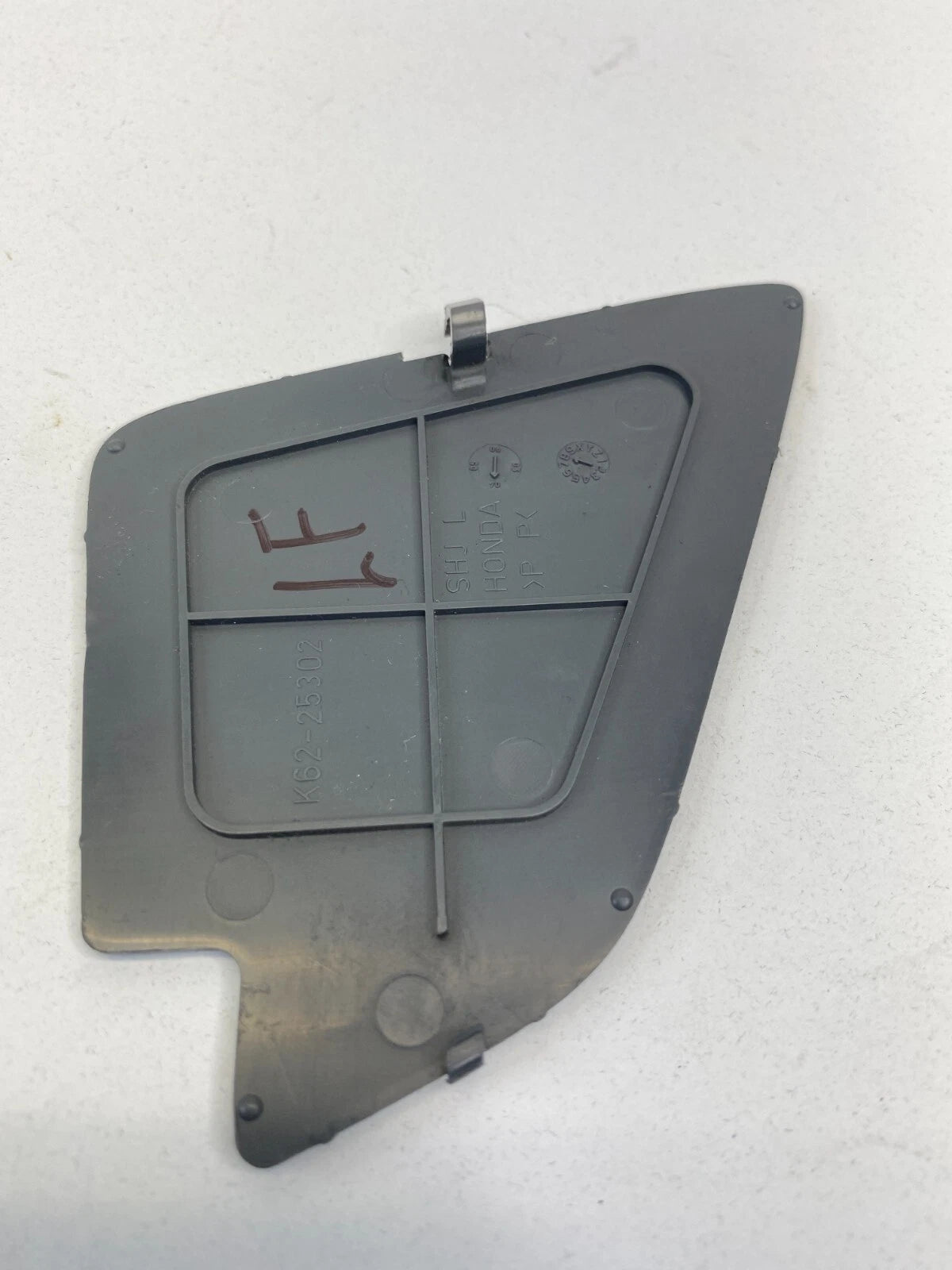 2005-2010 HONDA ODYSSEY FRONT LEFT SIDE INNER HANDLE SCREW COVER K62-25302 OEM