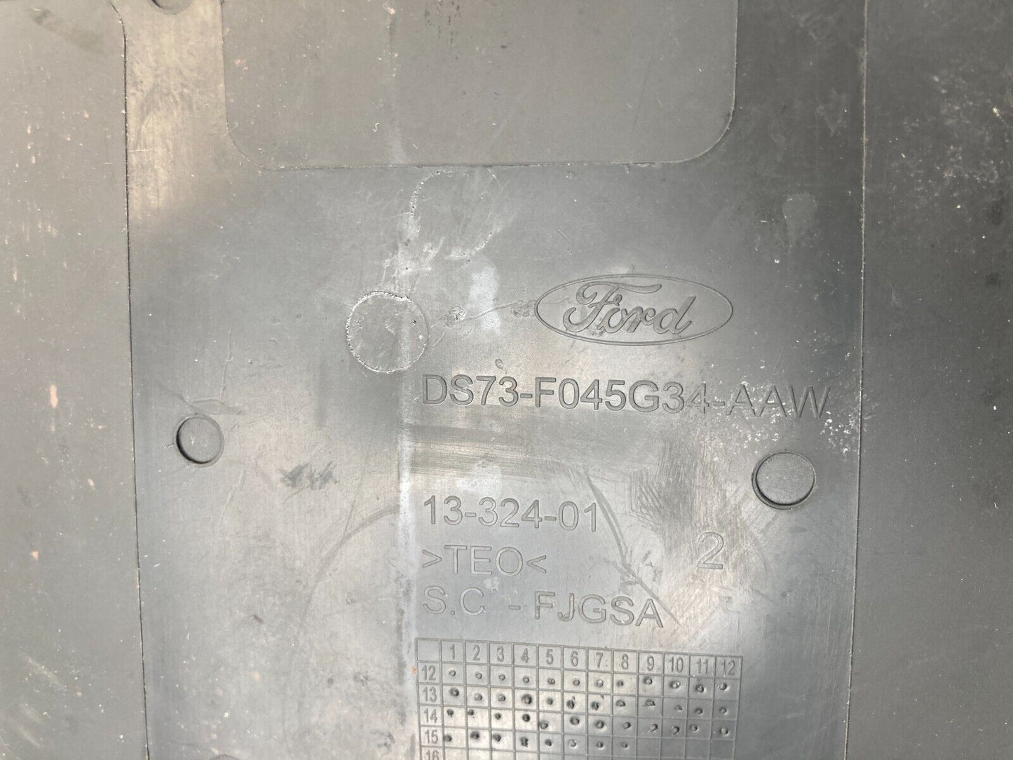 2013-2016 Ford Fusion Center Console Rubber Liner Mat Tray DS73-F045G34-AAW OEM