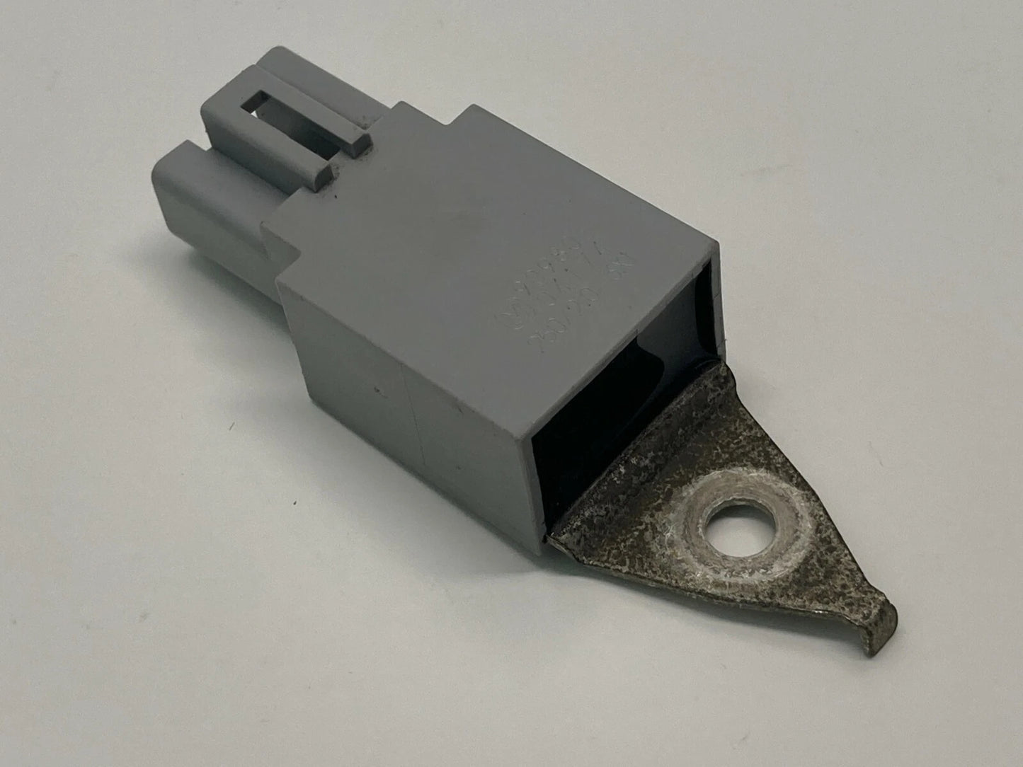 2004 2005 2006 2007 2008 2009 TOYOTA PRIUS CONDENSER SENSOR 90980-04174 OEM