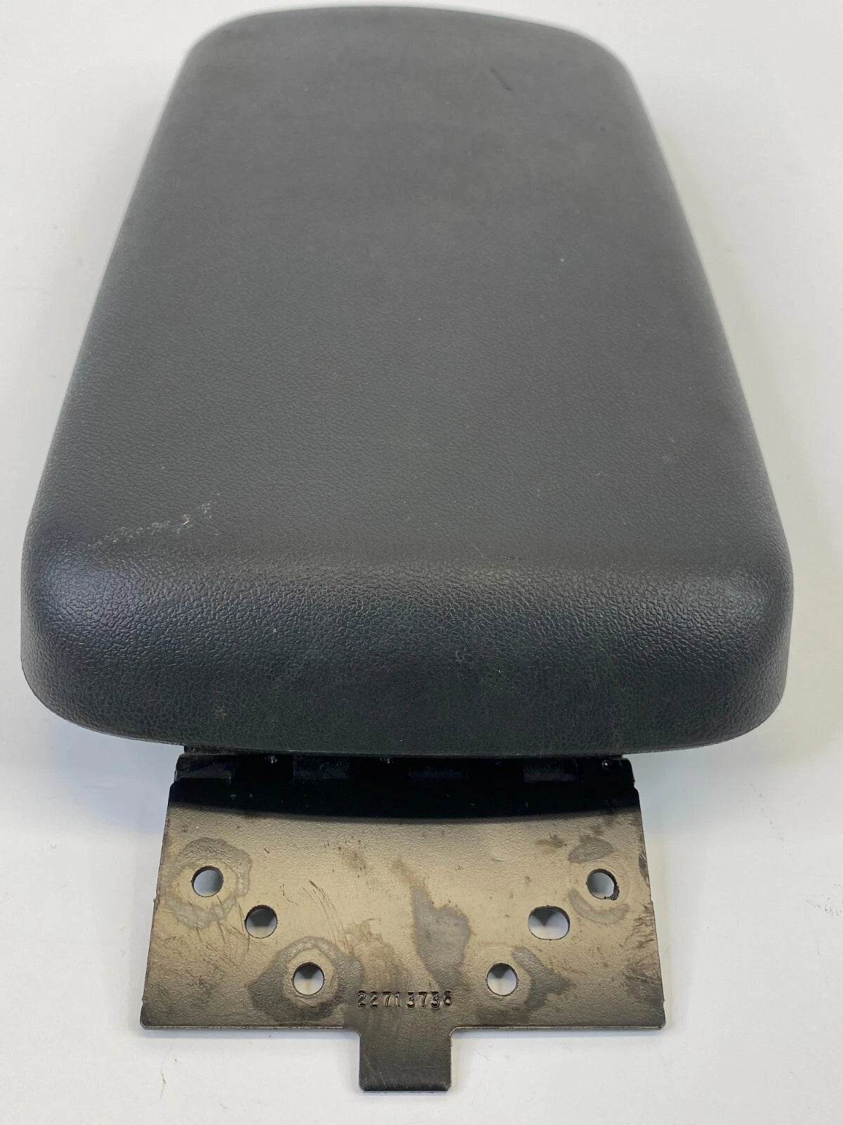 2005-2010 PONTIAC G6 SEDAN CENTER CONSOLE LID ARM REST ARMREST OEM