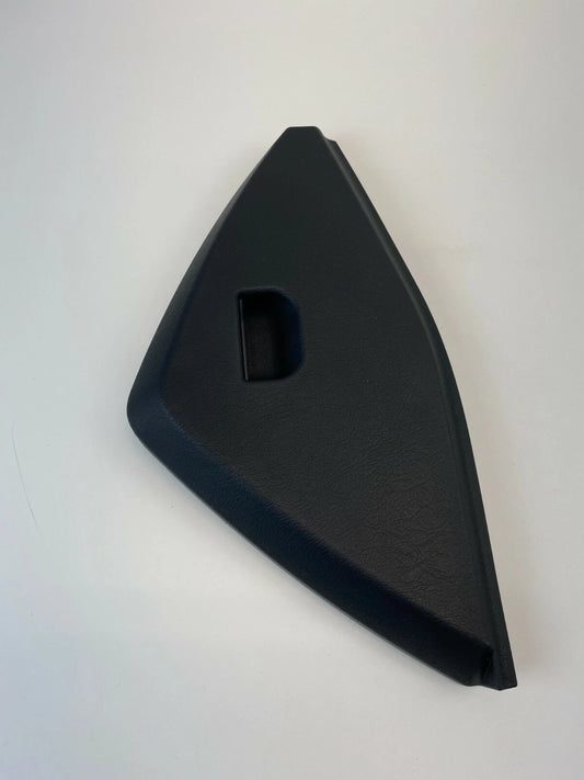 2004-2006 KIA AMANTI FRONT RIGHT PASSENGER DASH END SIDE COVER TRIM 84775-3F000