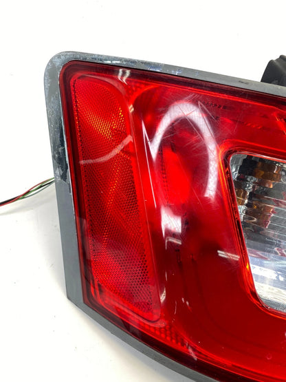 2010-2012 FORD TAURUS REAR LEFT DRIVER OUTER QUARTER TAIL LIGHT TAILLIGHT OEM