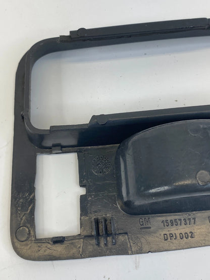1998-2004 CHEVROLET S10 INNER DOOR REAR LEFT HANDLE SURROUND BEZEL 15957377 OEM