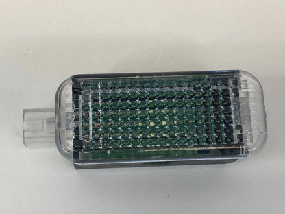 2006-2011 AUDI A6 A6 QUATTRO INTERIOR GLOVE BOX LIGHT COURTESY LAMP 4E0947415