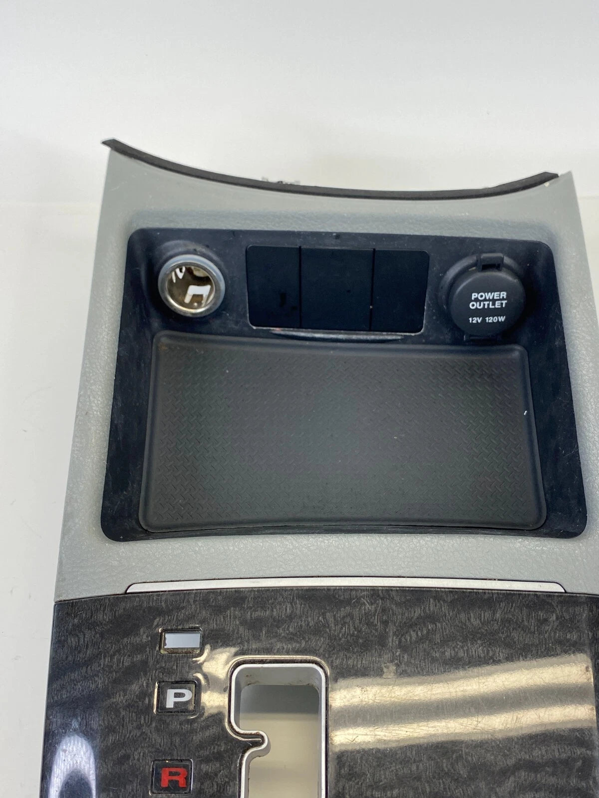 2007-2009 HYUNDAI SANTA FE A/T SHIFTER SHIFT INDICATOR BEZEL W/ POWER OUTLET OEM