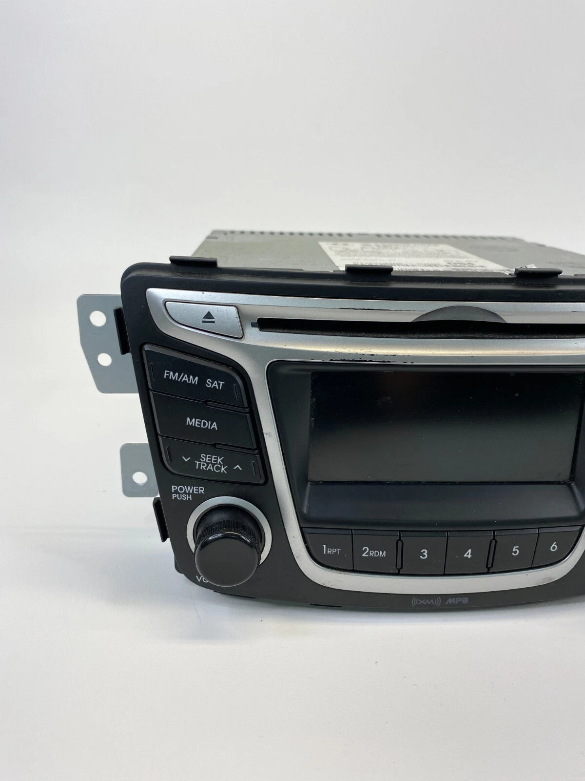 2012-2014 HYUNDAI ACCENT DASH AM FM CD RADIO PLAYER UNIT 96170-1R1104X OEM