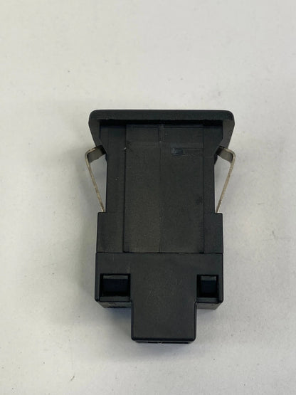 2012-2022 VOLKSWAGEN PASSAT FRONT CENTER CONSOLE AUXILIARY-IN SOCKET OEM