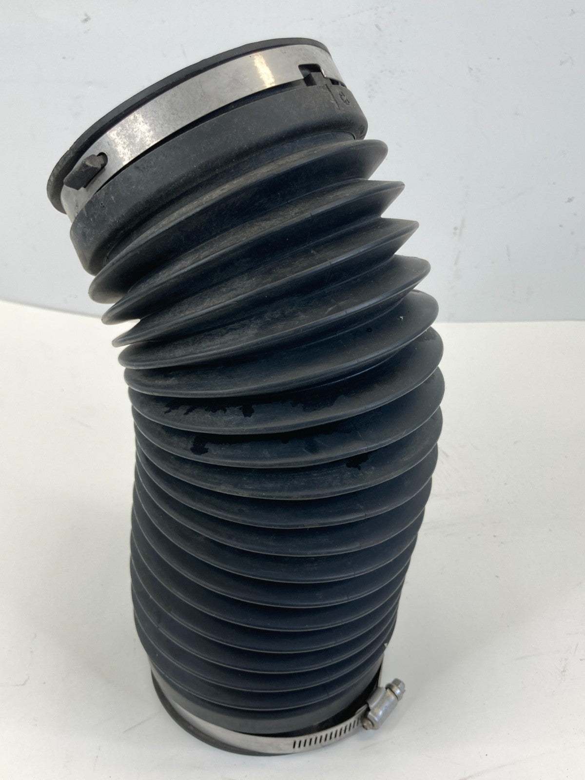 2011-2016 Town & Country 3.6L V6 Engine Air intake Cleaner Hose Duct Tube Assy