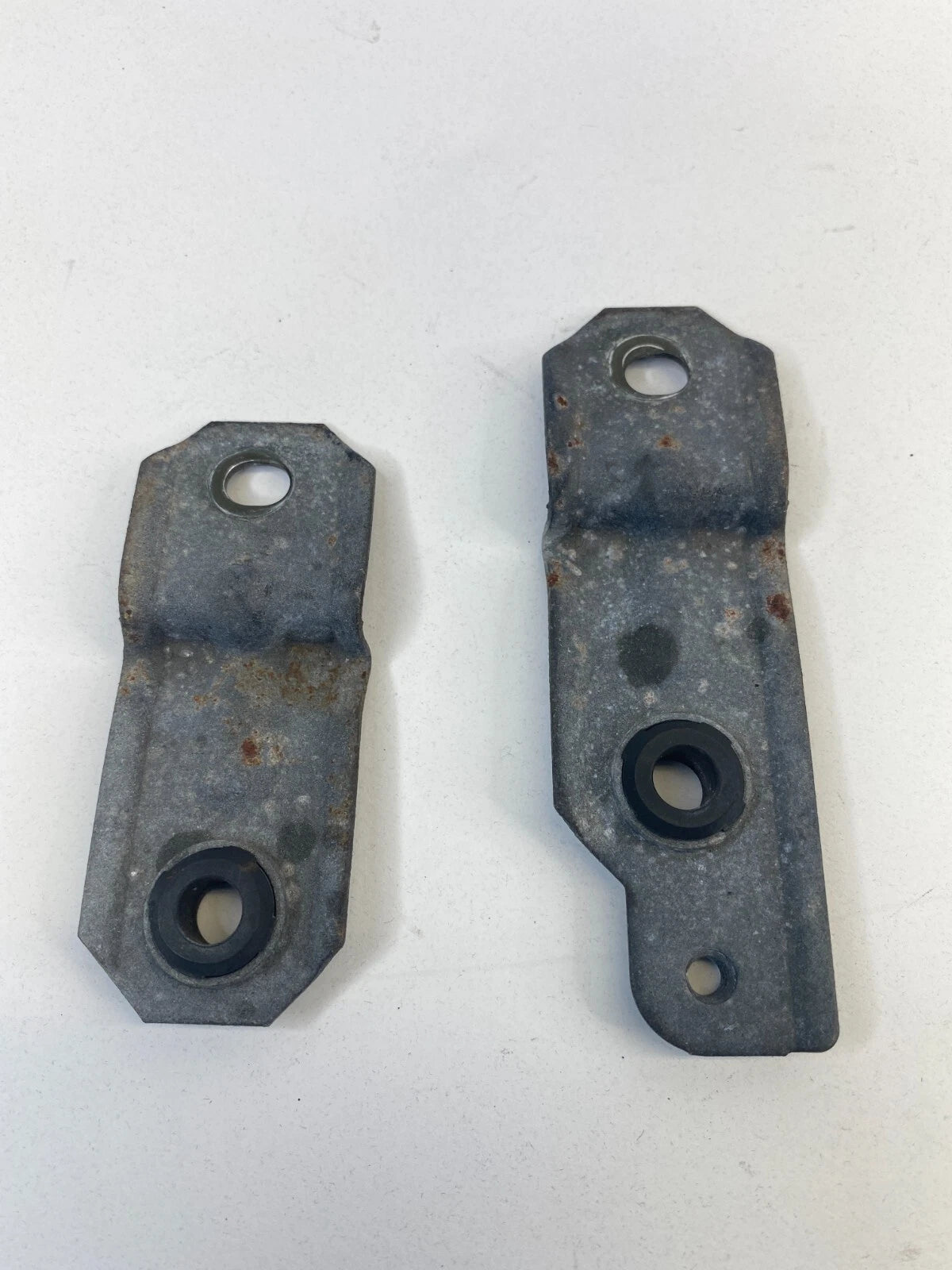 1997-2003 INFINITI QX4 BASE 3.5L RADIATOR MOUNTS BRACKET SUPPORT SET OEM