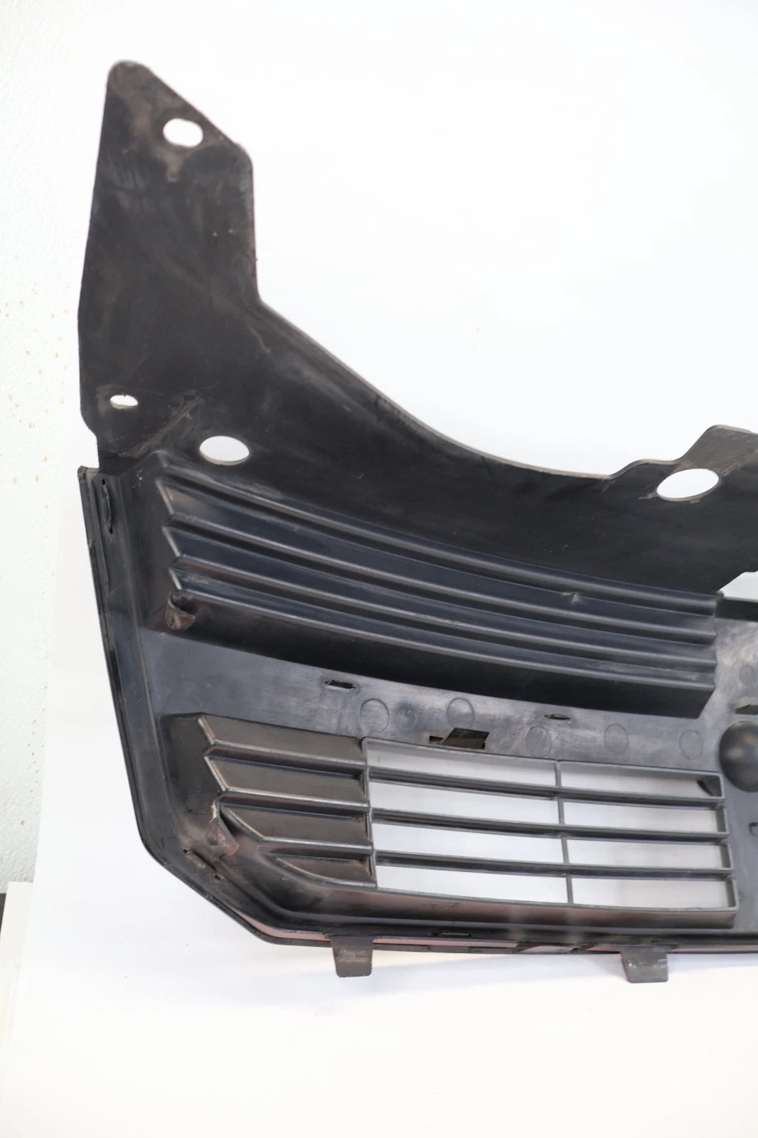 2009-2012 DODGE AVENGER FRONT UPPER BUMPER RADIATOR GRILLE W/ EMBLEM OEM