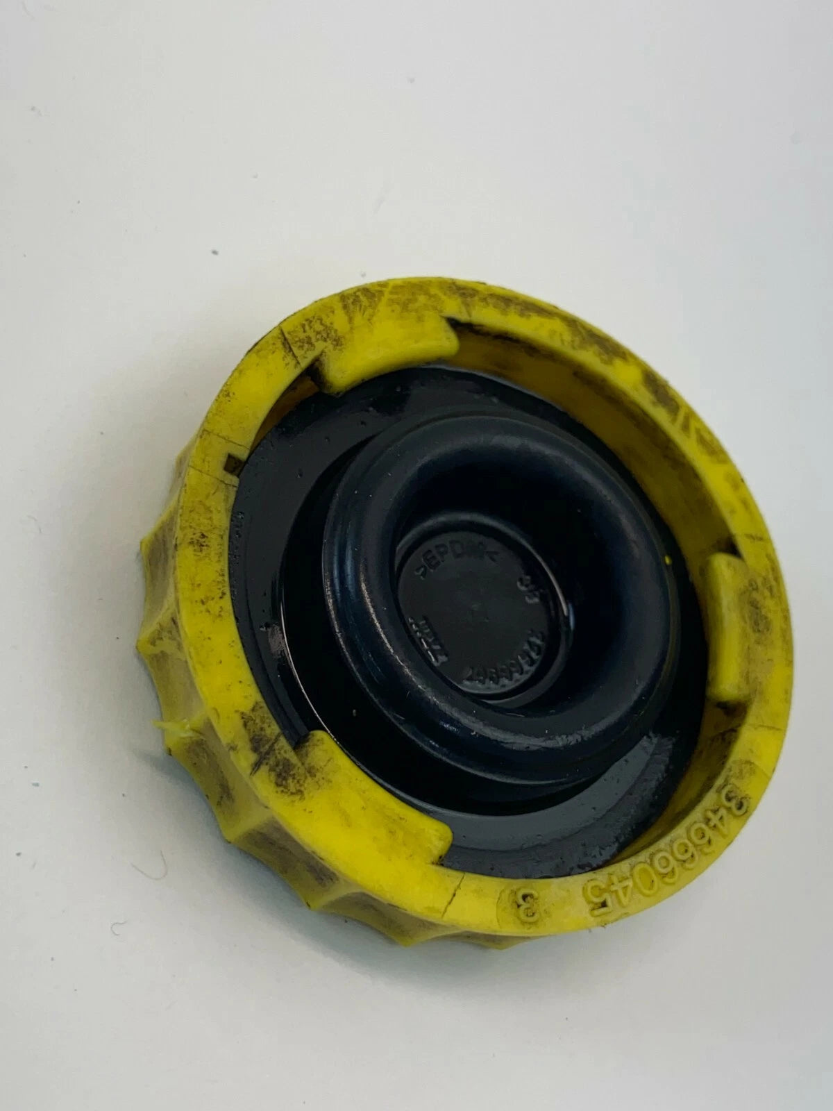 08-10 CHRYSLER TOWN & COUNTRY BRAKE MASTER CYLINDER TANK FILLER CAP LID COVER