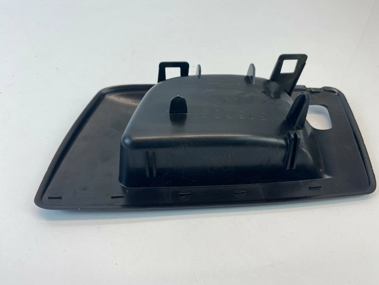 03-07 CADILLAC CTS REAR RIGHT INSIDE INNER DOOR HANDLE COVER BEZEL 2575296 OEM