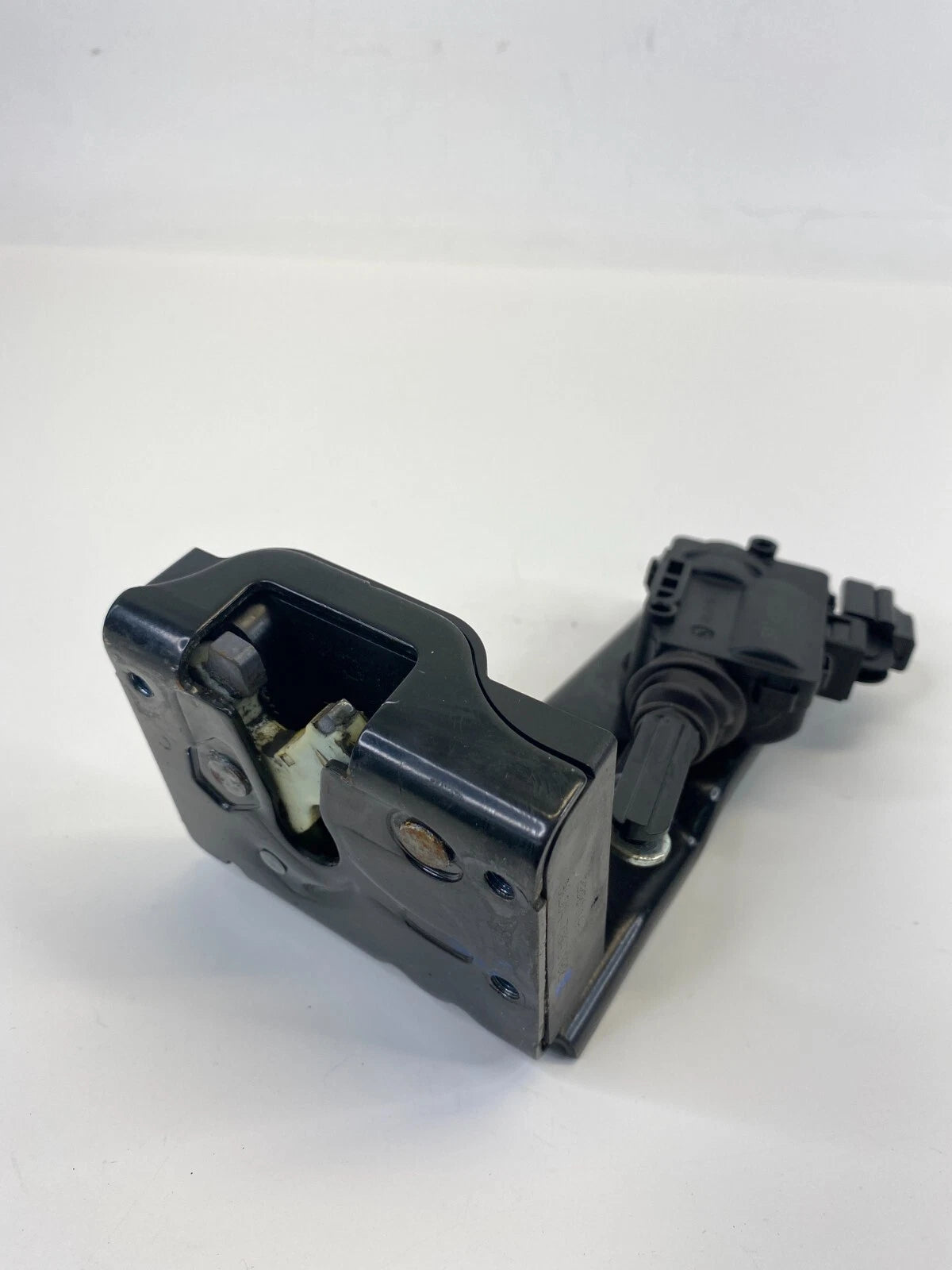 08-12 FORD ESCAPE 08-11 MARINER REAR TRUNK LID LOCK LATCH ACTUATOR RELEASE OEM