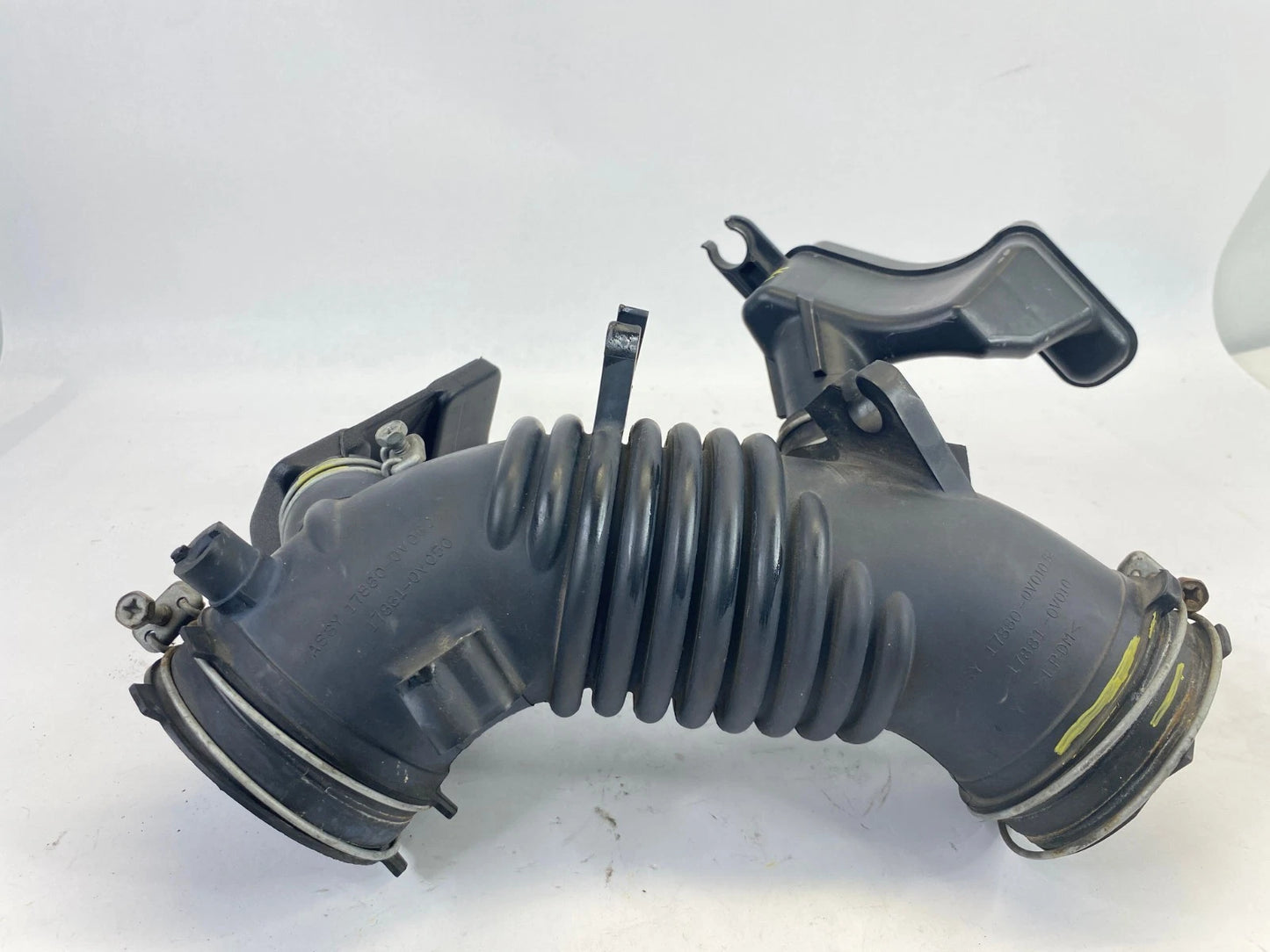 2009-2015 TOYOTA VENZA AIR INTAKE HOSE TUBE SLEEVE FRONT OEM FACTORY 17880-0V010