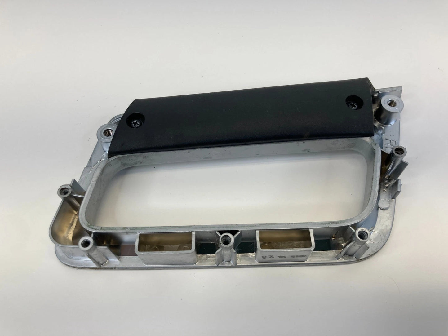 12-15 CHEVROLET CAPTIVA SPORT REAR LEFT SIDE INNER DOOR PULL HANDLE TRIM BEZEL