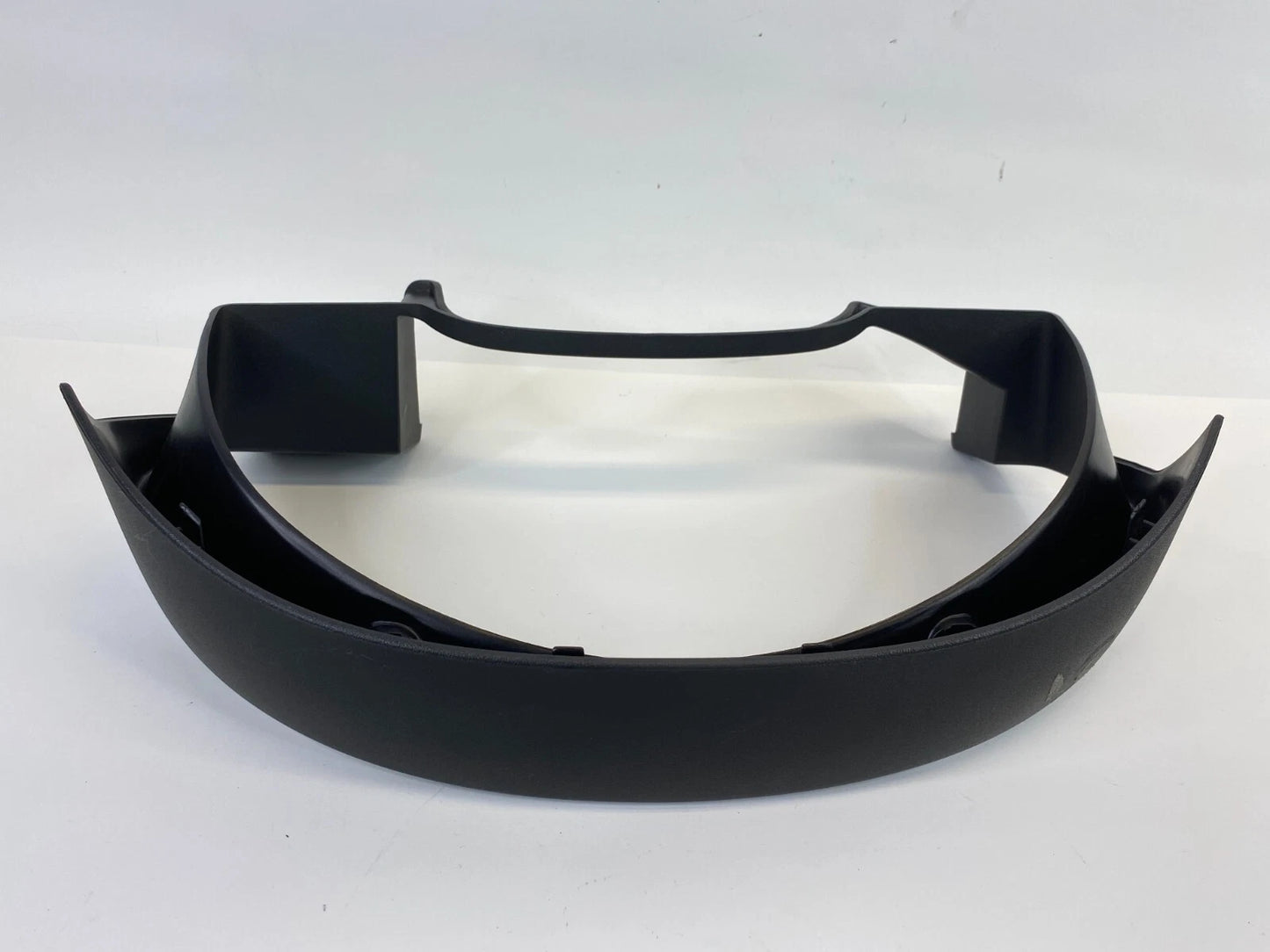 06 07 SATURN VUE DASH INSTRUMENT SPEEDOMETER CLUSTER TRIM COVER BEZEL 10356212