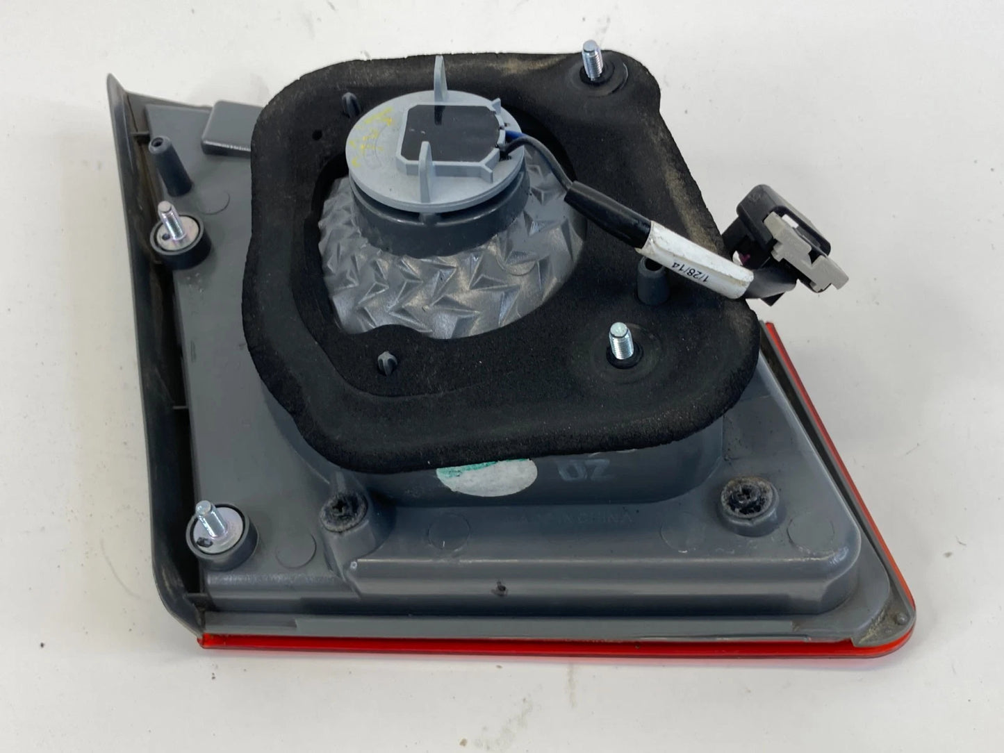 2011-2016 CHEVROLET CRUZE REAR RIGHT INNER TAIL LIGHT TAILLAMP ASSY 3057KLCP OEM