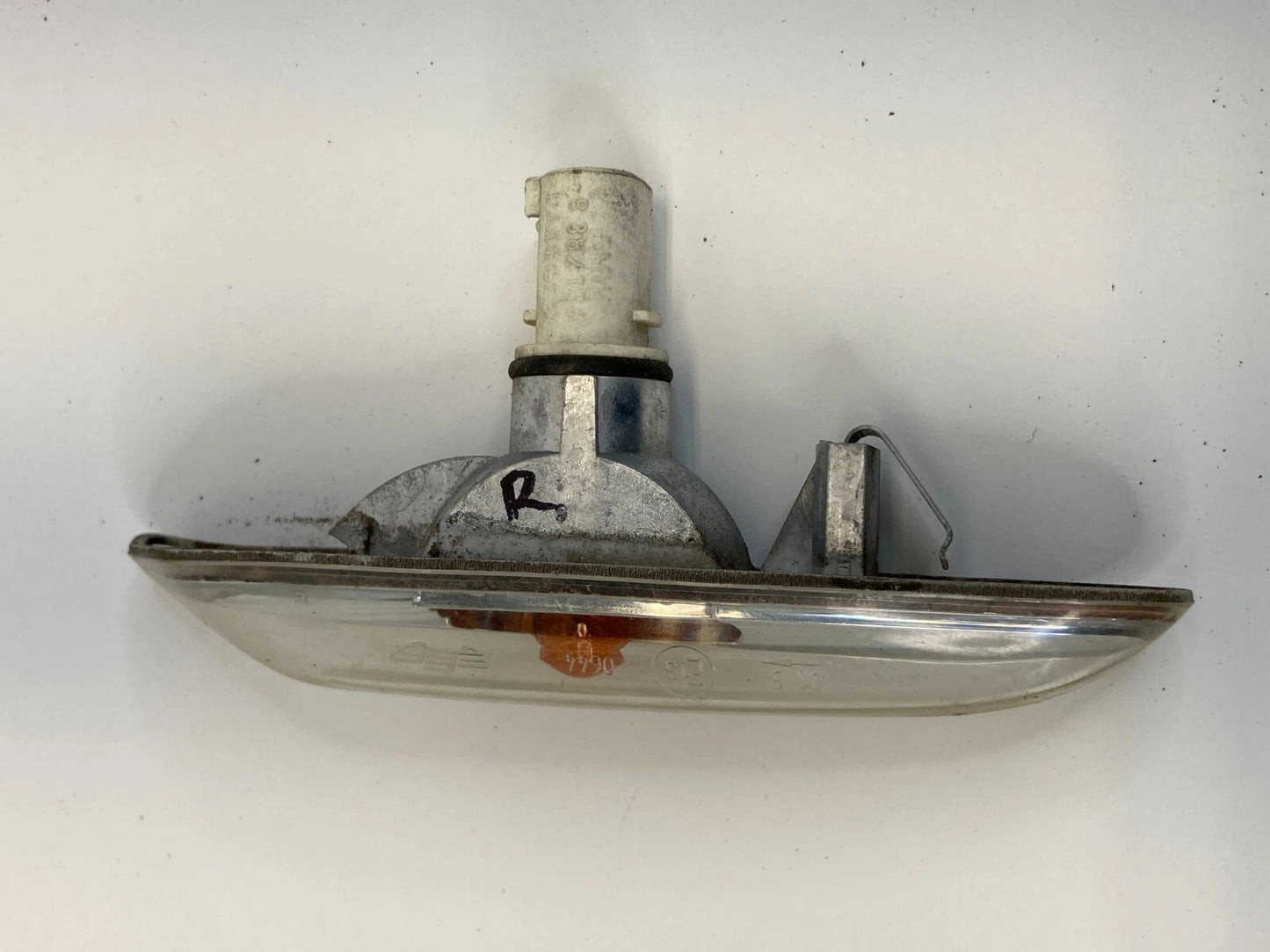 2004-2007 BMW 530I 525I FRONT RIGHT PASSENGER SIDE MARKER FENDER LIGHT LAMP OEM