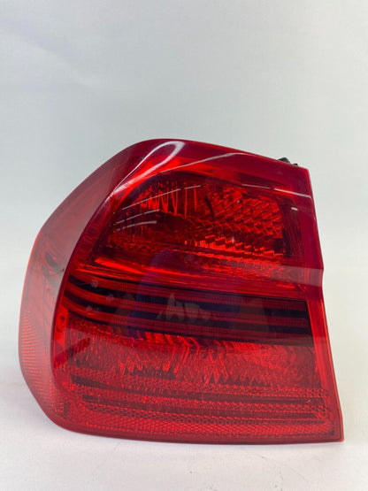 2007 2008 BMW 328i Sedan Left Side Tail Light Taillight Tail Lamp Outer I090028